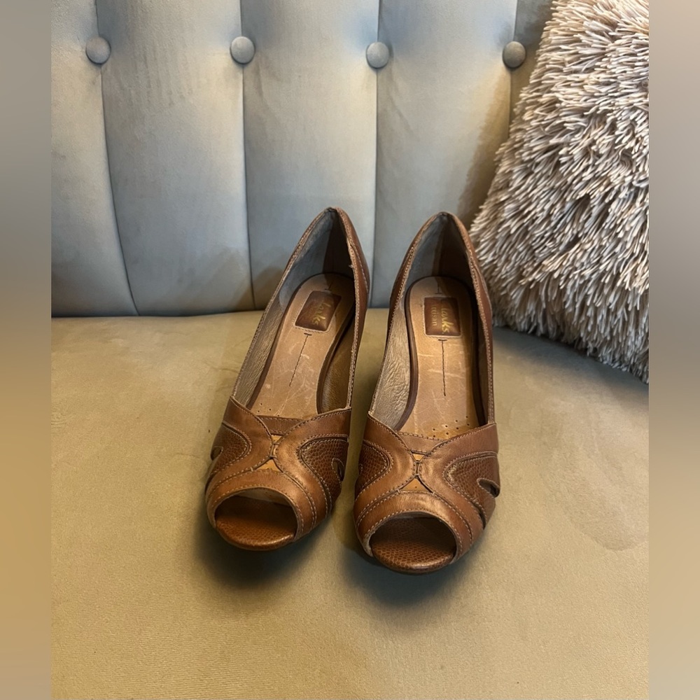 Clarks Artisan wedge heel peep toe shoes